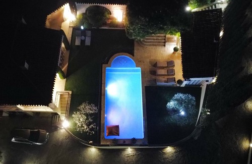 Cavaillon Villa | Villa d'architecte dans pinède du Luberon 10 pers