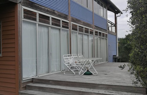 Whangapoua Maison | Architecturally designed holiday home with extensive sea