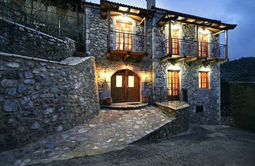 Trikolonoi Maison | Archontiko tis Zois