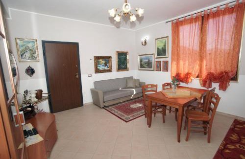 Fondi Maison | Arcobaleno Apartment