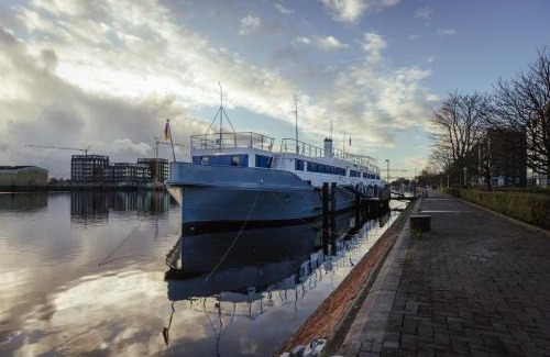 Center Hôtel | ARCONA - Übernachten auf dem Wasser - direkt am Bontekai