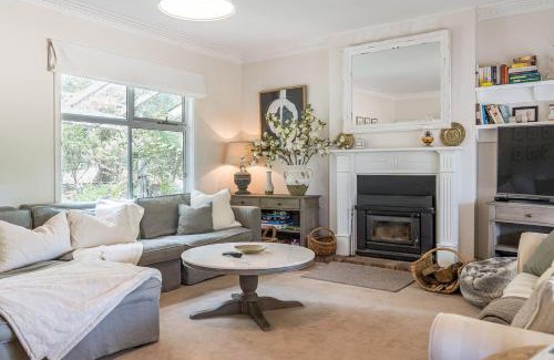 Red Hill South Maison | 'Ardbrae' Countryside Tranquility with a Charming Cottage