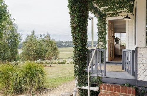 Red Hill South Maison | 'Ardbrae' Countryside Tranquility with a Charming Cottage