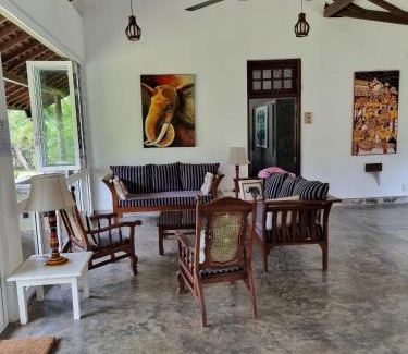 Kahandamodara Maison | Ardeen Villa - superb 3 bedroom beachfront BB for 6, in Ranna- Tangalle- 7 night stays free pick up, serviced, taxes included