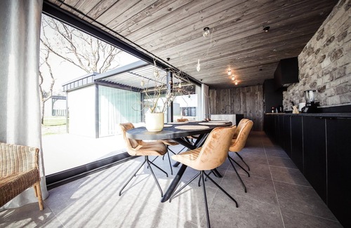 Heure Maison | Maison Copine hyper moderne proche Somme-Leuze