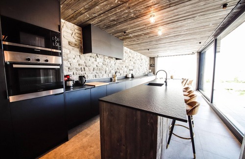 Heure Maison | Maison Copine hyper moderne proche Somme-Leuze