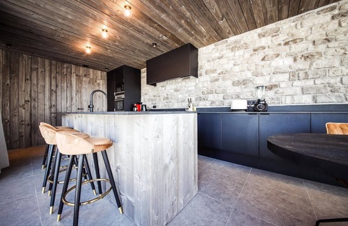 Heure Maison | Maison Copine hyper moderne proche Somme-Leuze