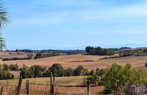 Gaujacq Maison | Are you dreaming of a relaxing vacation with southern flair? Then this quietly located country house