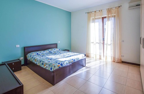 Locri Appartement | Are you dreaming of a relaxing vacation close to the sandy beach? Then this vacation apartment with