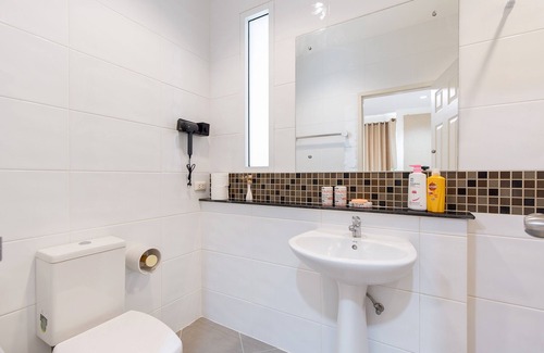Nuanchan Maison | AreeHouse Bangkok 300m2 Townhouse. Family 1st choice. Near 7-11, BigC, SPA, MRT.