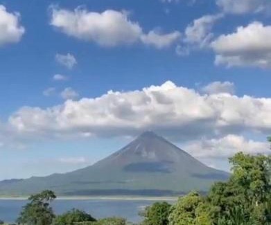 El Castillo Cabine | Arenal Base Camp