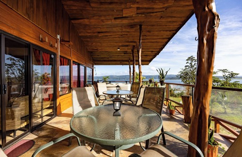 El Fosforo Maison | Arenal volcano & Lake front House Las Pavas.