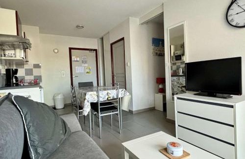 Saint-Aubin-le-Monial Appartement | Argelès sur mer - Appartement deux pièces - AR920-006