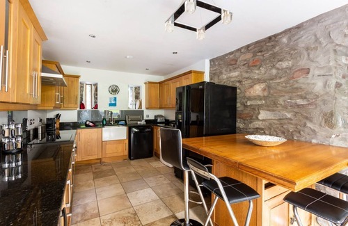 Colintraive Villa | Argyll Barn - Sept Chambres Villa, Couchages 14