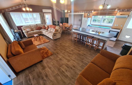 Pukehangi Maison | Arias COTTAGE (+ CABIN si disponible) Rotorua Family and Group Accommodation