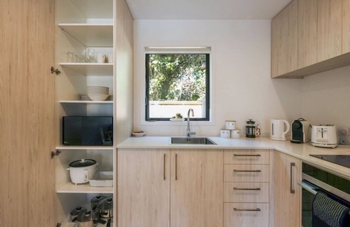 Lower Hutt Maison | Ariki Delight: 2BR Wellington Sanctuary