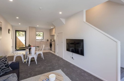 Lower Hutt Maison | Ariki Delight: 2BR Wellington Sanctuary