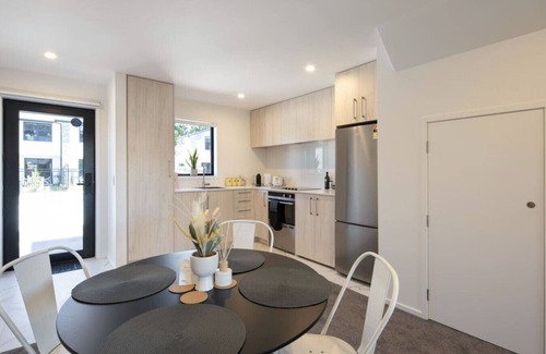 Lower Hutt Maison | Ariki Serenade House: 2BR Peaceful Stay