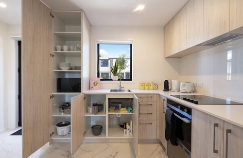 Lower Hutt Maison | Ariki Serenade House: 2BR Peaceful Stay