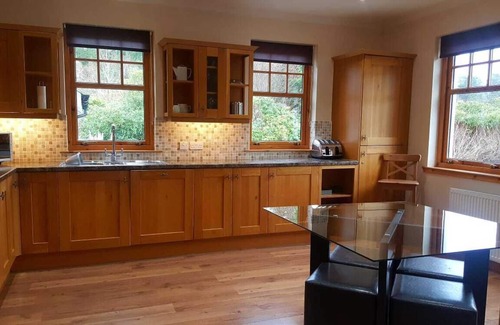 Spean Bridge Maison | Arkaig Lodge - une propriété moderne, meublée avec goût dans un endroit magnifique.