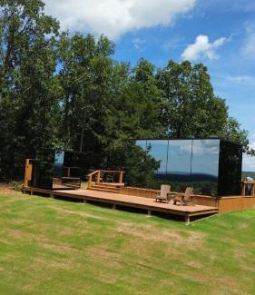Conway Maison | Arkansas Mirror House