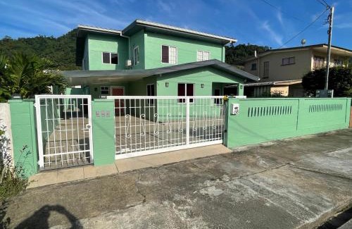 Diego Martin Appartement | Arlene's Nest Diego Martin - 3 Bedroom 1 & half bath Cozy Apt