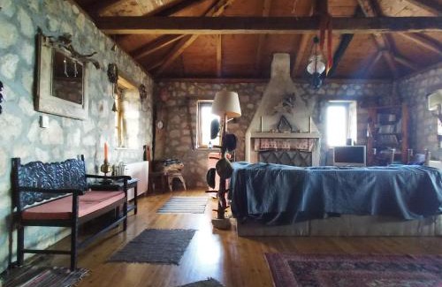Mesaia Trikala Chalet De Ski | Arli House