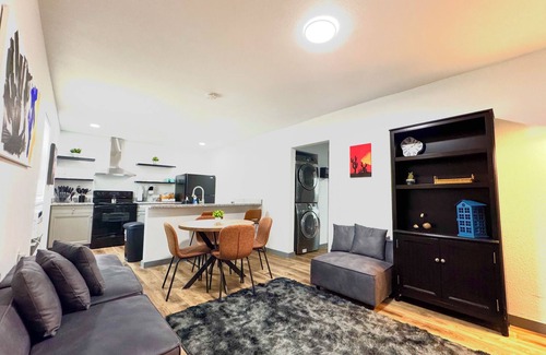 South Arlington Maison | Arlington Retreat 8 min Walk to AT&T Stadium, Global Life Field