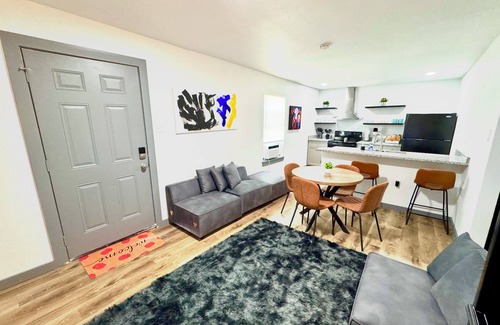 South Arlington Maison | Arlington Retreat 8 min Walk to AT&T Stadium, Global Life Field