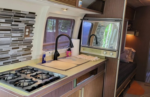 Hico Maison | Arlo is a cozy RV in delightful Hico with WiFi, AC