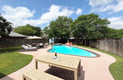 West Oak Hill Maison | Armadillo’s Pad – Pool, Game Room, Gym & more…