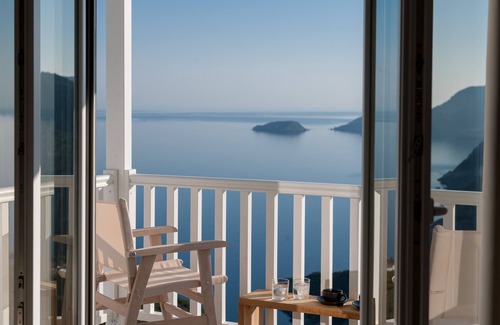 Alonissos Appartement | Armonia Boutique Hotel: Chambre supérieure spectaculaire avec vue sur la mer