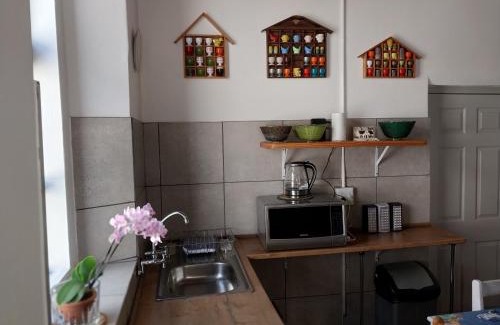Robertson Maison | Arnheim Guest Cottage