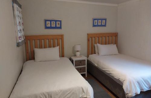 Robertson Maison | Arnheim Guest Cottage