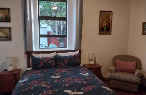 Robertson Maison | Arnheim Guest Cottage