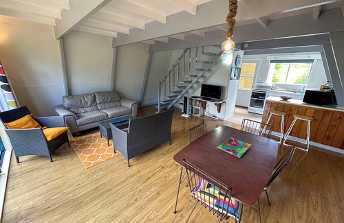 Amodeo Bay Chalet De Ski | Aroha A-Frames - Arani