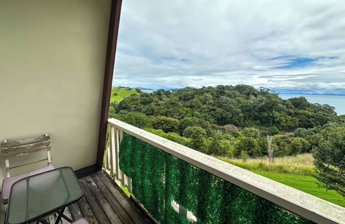 Amodeo Bay Appartement | Aroha A-Frames - Whare Iti