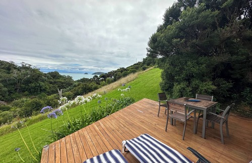 Amodeo Bay Appartement | Aroha A-Frames - Whero