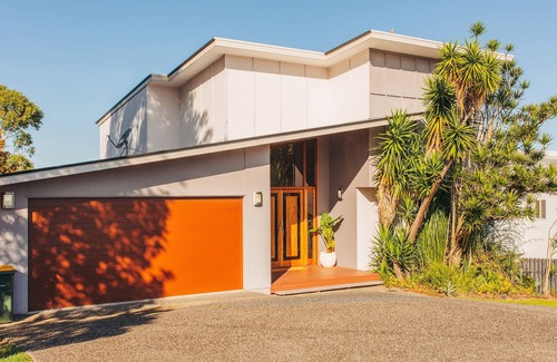 Aroona Maison | Aroona Family Retreat with Coastal Views