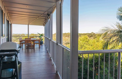 Aroona Maison | Aroona Family Retreat with Coastal Views