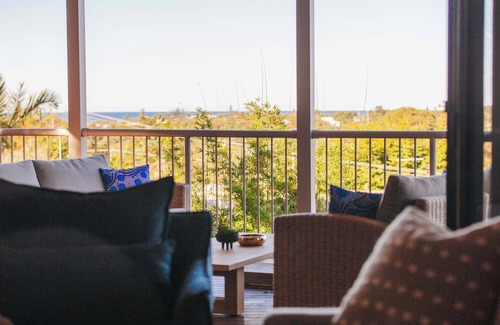 Aroona Maison | Aroona Family Retreat with Coastal Views