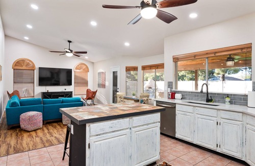 Peoria Maison | Arrowhead Family Getaway with Heated Pool