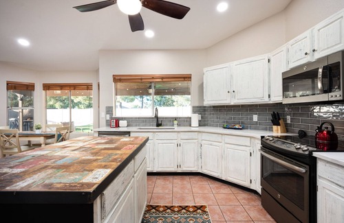 Peoria Maison | Arrowhead Family Getaway with Heated Pool
