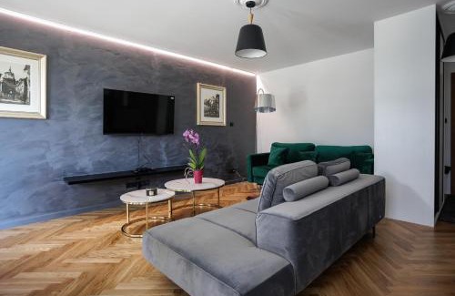 Srodmiescie Appartement | Art Apartamenty II Basen & SPA w CENTRUM z Balkonem, Faktura VAT