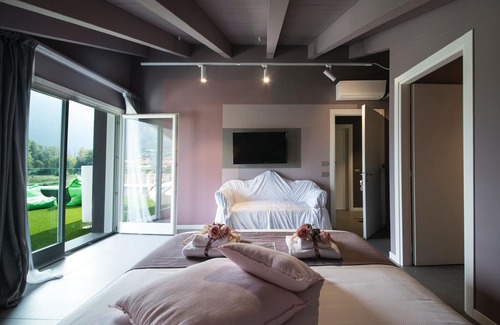 Costa Volpino Lit Et Petit-Déjeuner | Art B&B Design