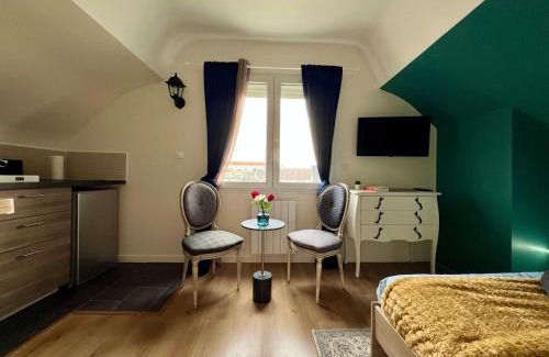 Chatellerault Appartement | Art déco lumineux & confort en plein centre - Studio Paris