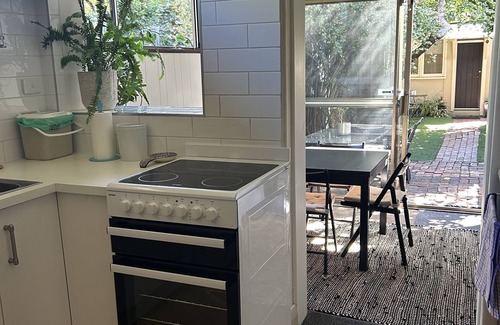 Prahran Maison | Art Deco quaintness in quiet pocket of Hawksburn