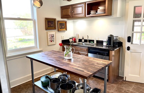 German Village Maison | Art filled German Village House. Double lot fenced in yard with 2 car garage