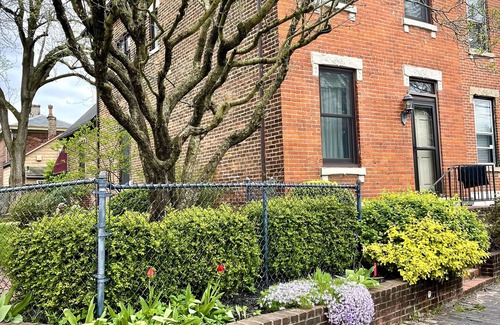 German Village Maison | Art filled German Village House. Double lot fenced in yard with 2 car garage