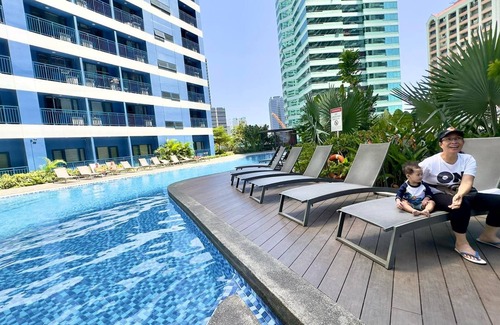 Salcedo Village Copropriété | ART's Nest at Air Residences Vibrant Condo in Makati central business district